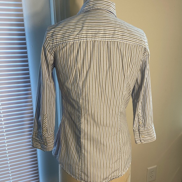 Classy JCREW button down - Picture 2 of 4